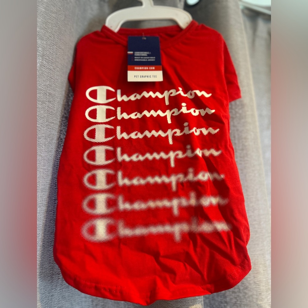 NWT Size Lg Champion Graphic Dog shirt